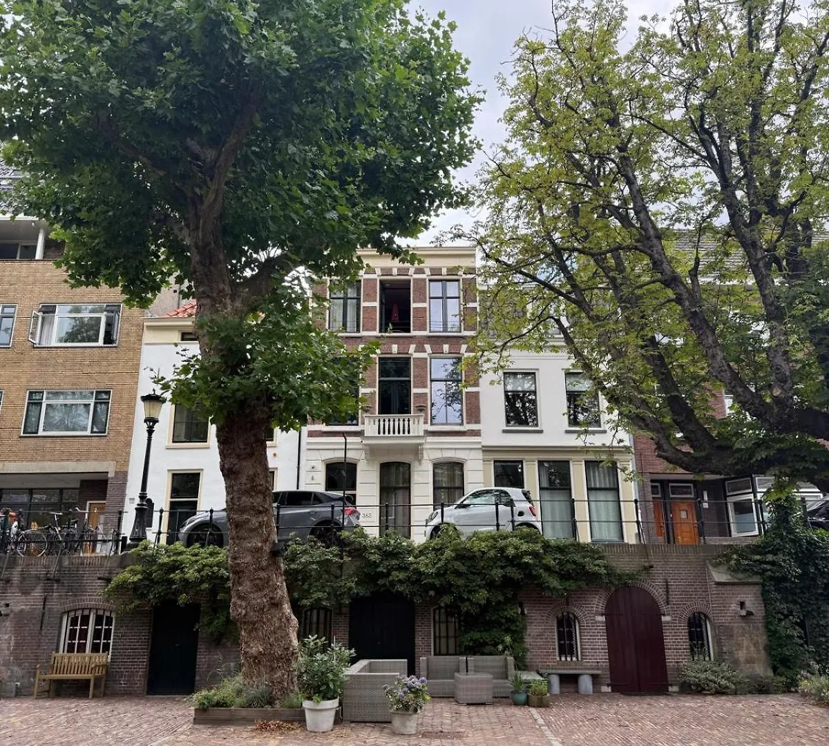Bed & Breakfast Suites Aan De Gracht Utrecht Netherlands