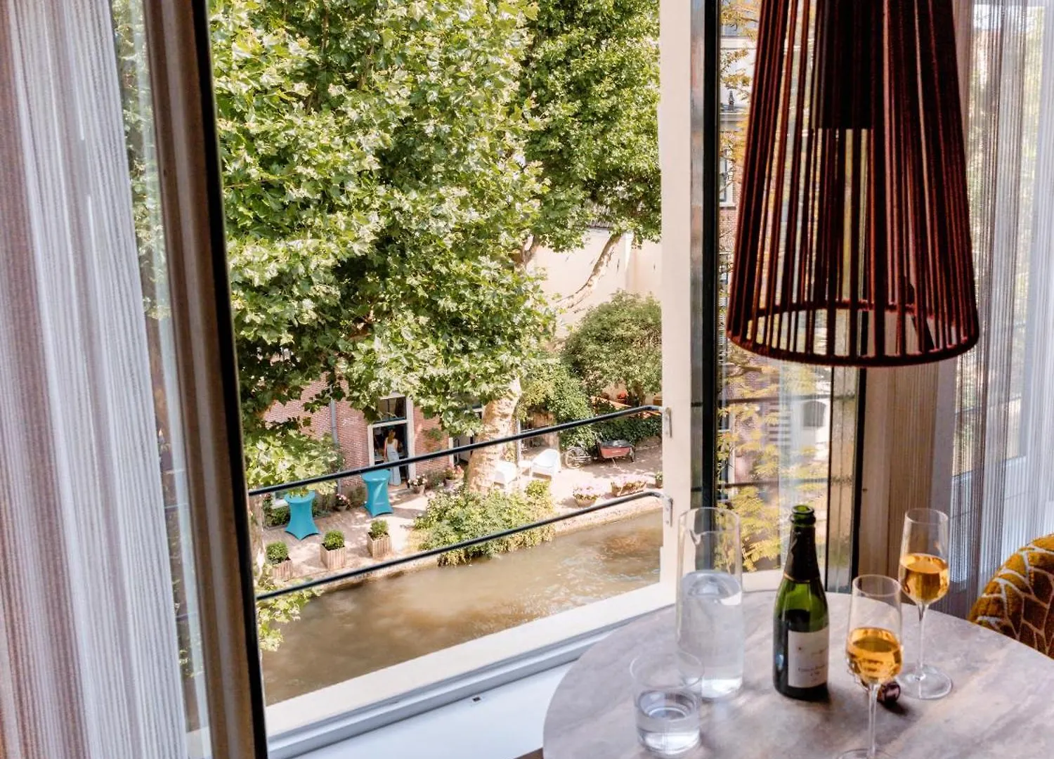 Panzió Suites Aan De Gracht Utrecht